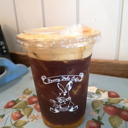 สปาร์คกลิ้งเสาวรสอเมริกาโน่