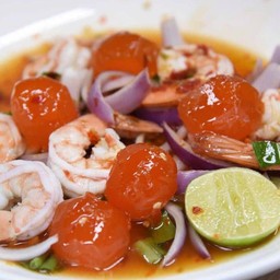 ยำกุ้งสุกไข่แดงเค็ม