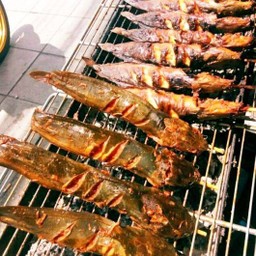 ปลาดุกย่างตัวใหญ่