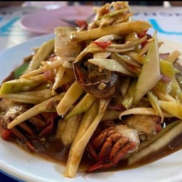 ตำลาวมะม่วงปูนึ่ง
