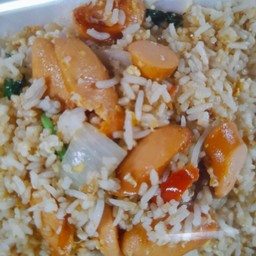 ข้าวผัดไส้กรอก