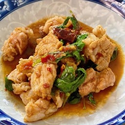 กะเพราหมูชิ้น