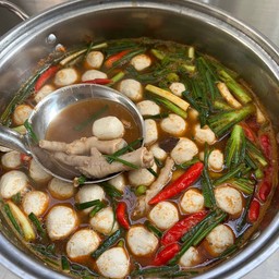 ขนมจีน + น้ำยาป่าตีนไก่อีสาน