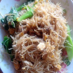 หมี่ผัดชีอี้ว