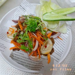 ยำหมูโฮมเมด