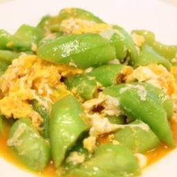 [อร่อยซ่ากับโค้ก] บวบเหลี่ยมผัดไข่+ข้าว+โค้กออริจินัล(กระป๋องเล็ก)