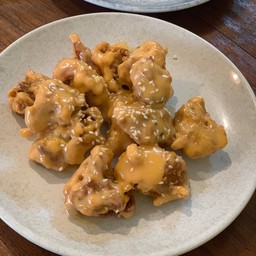 ไก่ทอดคลุกซอสพริกมาโย