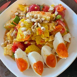 ตำข้าวโพดไข่เค็ม