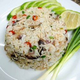 R06 ข้าวผัดน้ำพริก