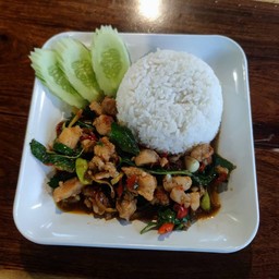 ผัดเผ็ดจระเข้