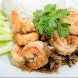 ข้าวกุ้งผัดกระเทียม