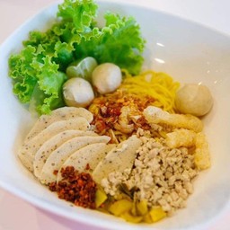 จ้ำม่ำ ก๋วยเตี๋ยวเส้นคลุก&ของทอดยอดอร่อย ศาลากลาง