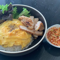 ข้าวหมูย่างจิ้มแจ่ว