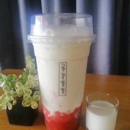 สตอเบอรี่นมสด