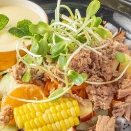 สลัดผักทูน่า