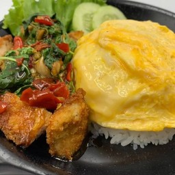 ข้าวไข่ข้น กะเพราไก่กรอบ