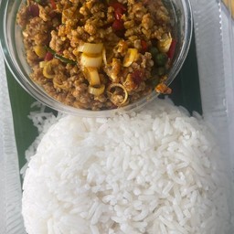 คั่วกลิ้งหมูสับราดข้าว