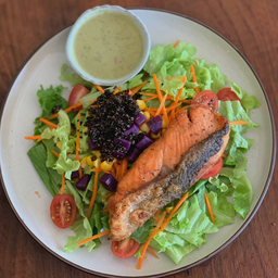 สลัดแซลมอนย่าง