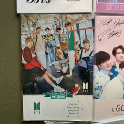 สมุกอ่อน รวมวง BTS