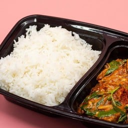 หมูป่าผัดเผ็ดราดข้าว