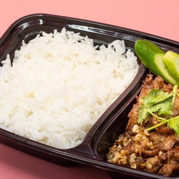 หมูทอดกระเทียมราดข้าว