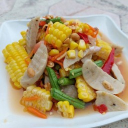 ตำข้าวโพดหมูยอ