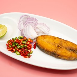 ยำปลาเค็ม