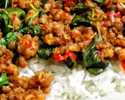 ข้าวผัดกะเพราหมูสับ