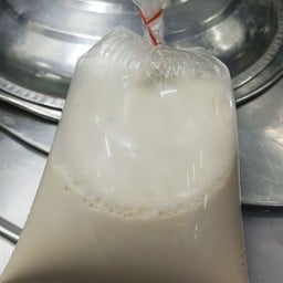 เต้าฮวยนมสดร้อน