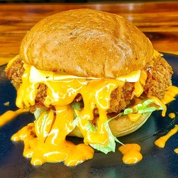 เบอเกอร์ไก่กรอบซอสเมนไต