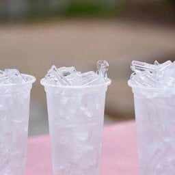 น้ำแข็ง แก้วละ