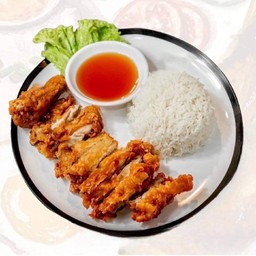 ข้าวไก่ทอดน้ำปลา