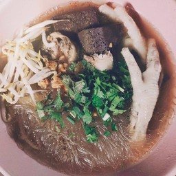 กินเล่น แกงเส้นยามดึก