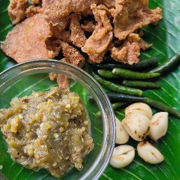 น้ำพริกหนุ่ม+หนังไก่ทอดกรอบ