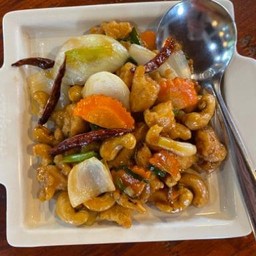 ไก่ผัดเม็ดมะม่วงหิมพานต์