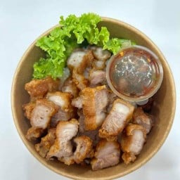 ข้าวหมูทอด,คอหมูย่าง จิ้มแจ่วสูตรดั้งเดิม ซอยพหลโยธิน 50 แยก 11-5