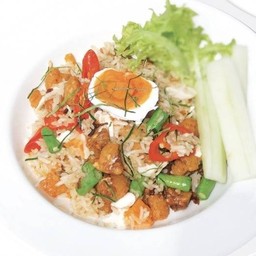 ข้าวผัดน้ำพริกกากหมูไข่เค็ม