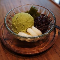 Miyuki Ice-cream บรรทัดทอง