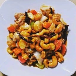 ไก่ผัดเม็ดมะม่วง