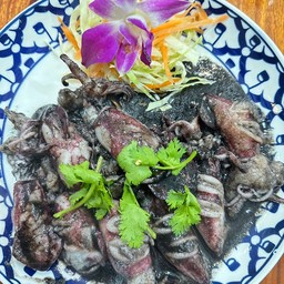 หมึกผัดน้ำดำ