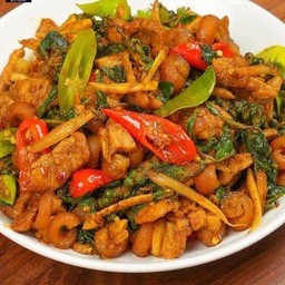ผัดพริกแกง พิมกำหนดเนื้อสัตว์ได้เลย