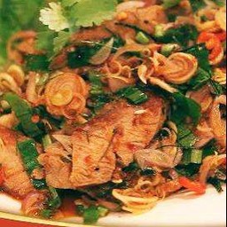 พล่าคอหมูย่าง