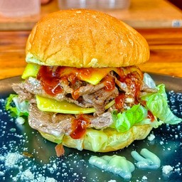 เบอเกอร์หมูสไลด์ ดับเบิ้ลชีสทรัฟเฟิ้ลบาบิคิว