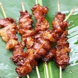 หมูย่างเตาถ่าน - ตลาดชุกโดน