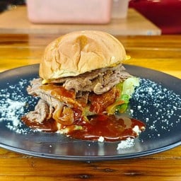 เบอเกอร์หมูผัดซอสต่างๆ เลือกซอส