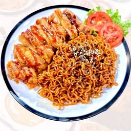 มาม่าเผ็ดเกาหลีไก่ทอด