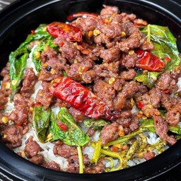 กะเพราพริกแห้งเนื้อสับ (รสจัด)