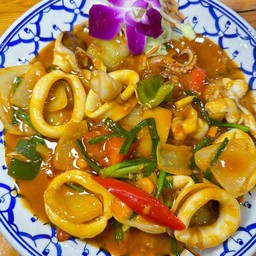 หมึกผัดไข่เค็ม