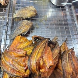 ปลาดุกแดดเดียวทอด