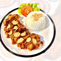 ข้าวไก่ทอดซอสกระเทียม